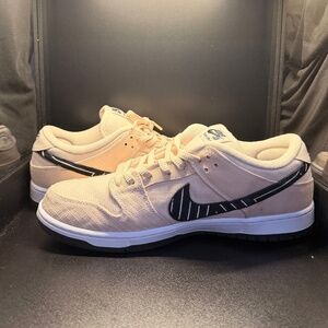 Nike SB Dunk Low "Albino and Preto" size 13, like new!